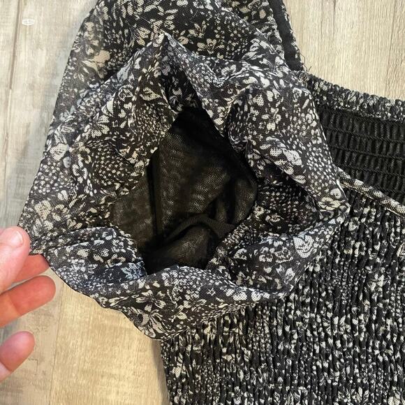 Anthropologie Aurelia Smocked Top size Medium - Picture 9 of 14